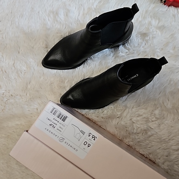 *SOLD* Chinese Filip Black Bootie, size 6, Like new with original box - Picture 12 of 12